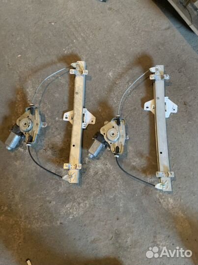 Стеклоподъемник передний Hyundai Solaris