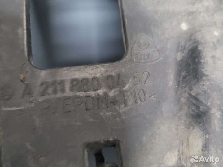 Каркас переднего бампера правый W211