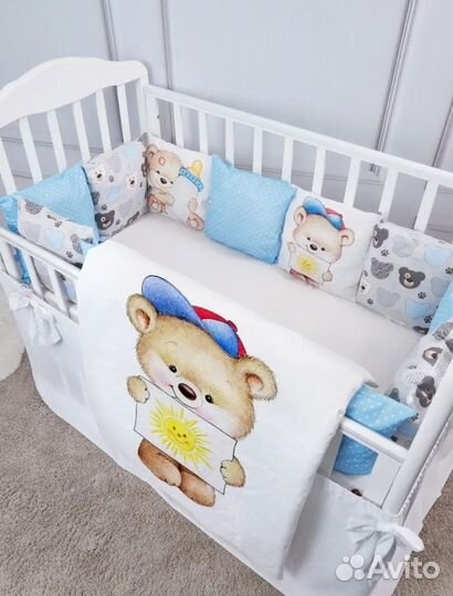 Новый комплект бортиков 13предметов для мальчика