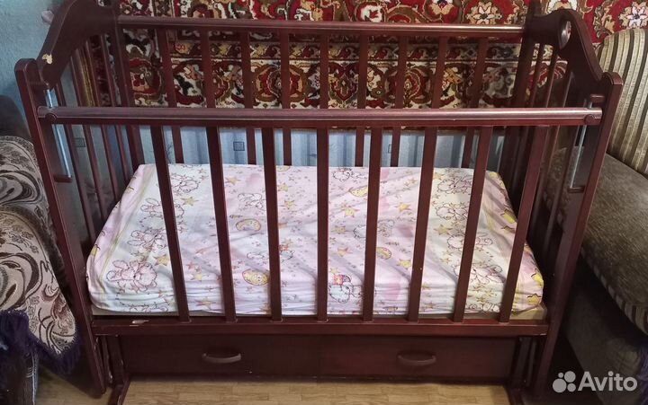 Детская кроватка
