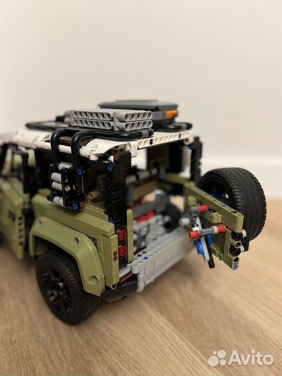 Lego technic 42110 land rover defender