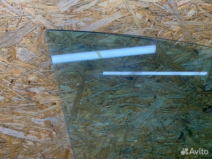 Стекло двери переднее правое Mercedes-Benz E-Class