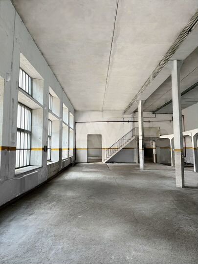 Панорамные окна, 900 чел. работников рядом, 263 м²