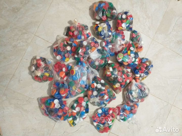 Крышки пластиковые бу