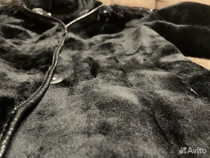 Шуба мутоновая с капюшоном