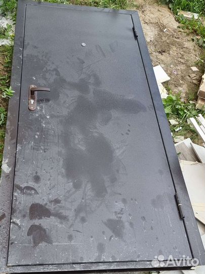 Дверь входная металлическая правая бу