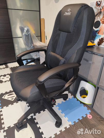 Игровое компьютерное кресло