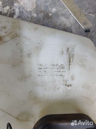 Бачок омывателя лобового стекла Renault Logan