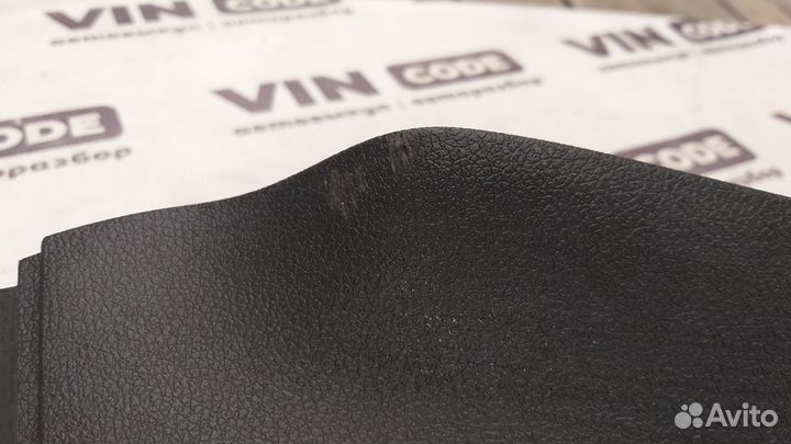 Обшивка задней стойки правая Ford Kuga 1