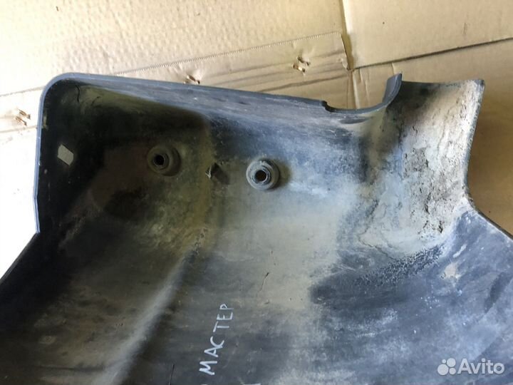 Задний правый клык Renault Master 2