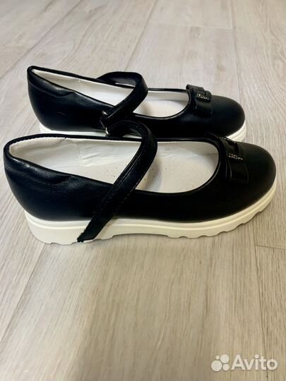 Школьные туфли