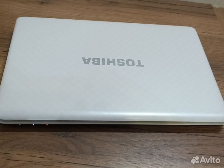 Ноутбук Toshiba 17,3 i3-M370/ SSD256/ 4GB/ GT 525M