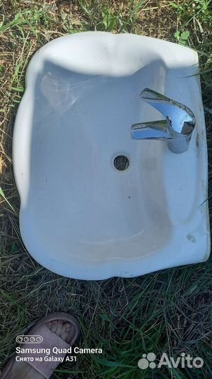 Раковина на пьедестале