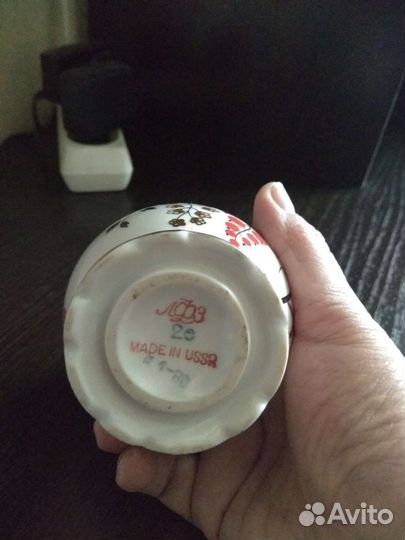 Антикварный фарфоровый сосуд