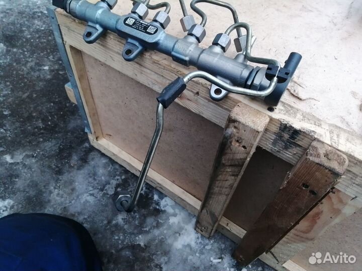 Рейка топливная рампа B47D20 BMW X4 F26 X3 F25