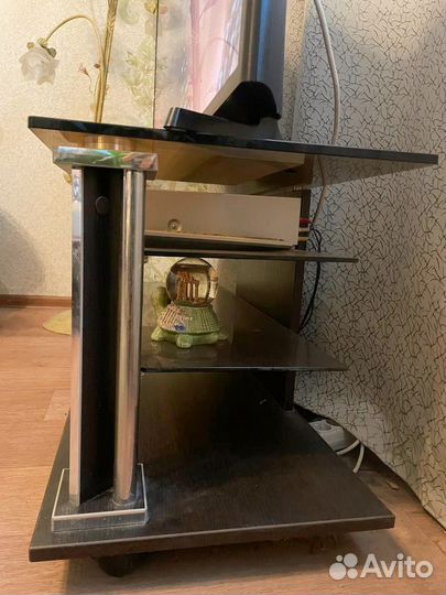 Стеклянная тумба под тв