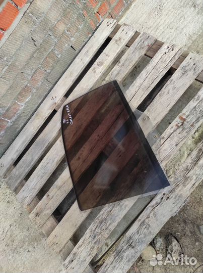 Стекло заднее левое Mitsubishi Galant 7 E53A