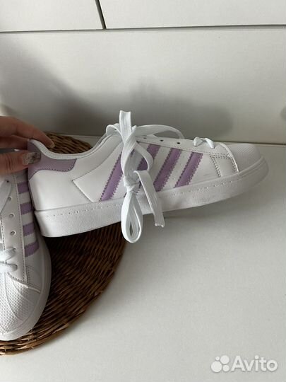 Кроссовки новые