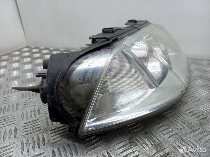 Фара 4411180R Volkswagen Passat 5/B5+ (1996-2005)