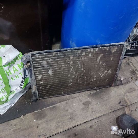 Продам радиатор Пежо 406