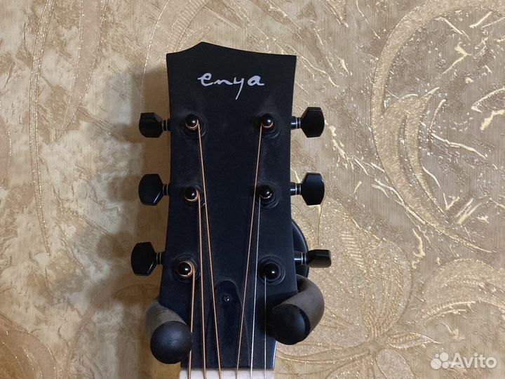 Электоакустическая гитара