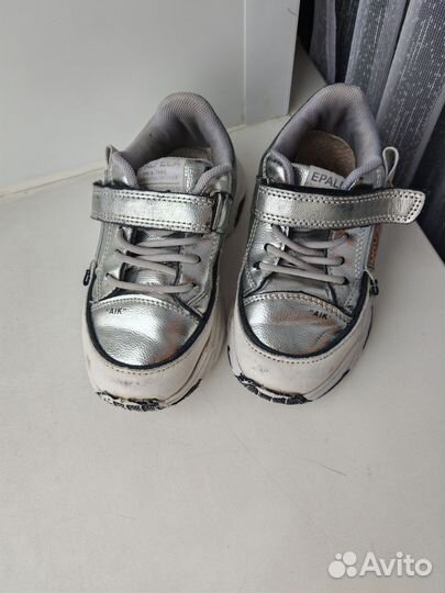 Кроссовки для девочки