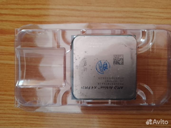 AMD Athlon X4 840 FM2+, 4 x 3100 мгц, OEM