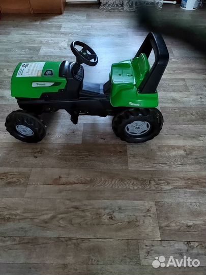 Детский трактор с педалями