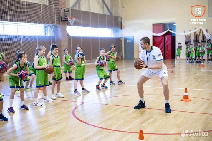 Тренер по баскетболу