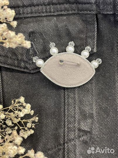 Брошка глаз