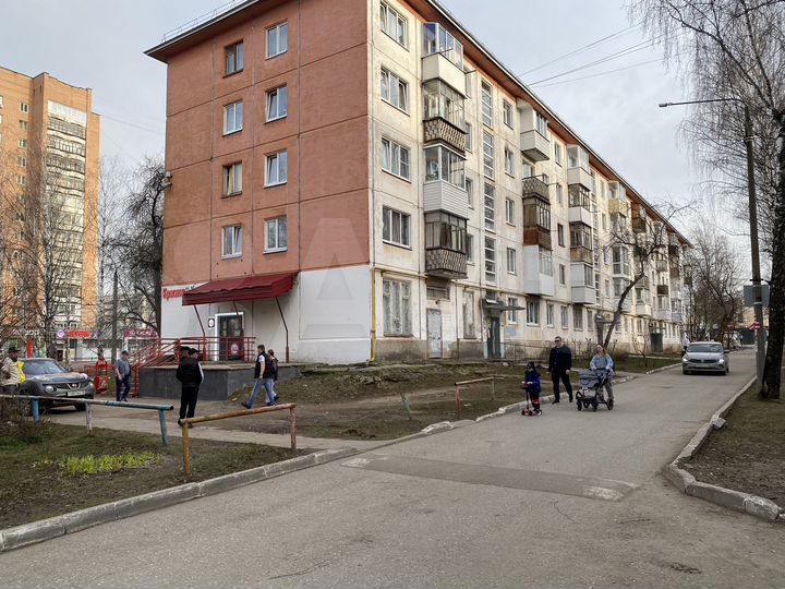 Торговая площадь, 105.7 м², габ, красное и белое