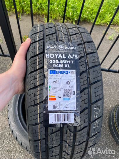 Royal Black Royal A/S 225/45 R17