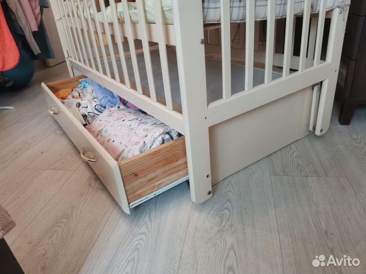 Детская кроватка