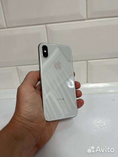 Телефон iPhone 10