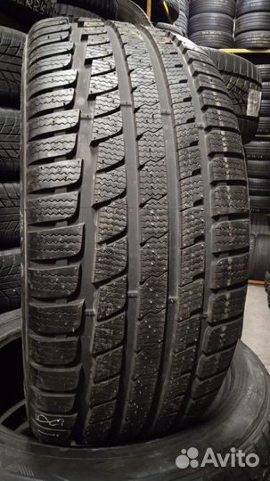 Kumho I'Zen KW27 255/45 R18
