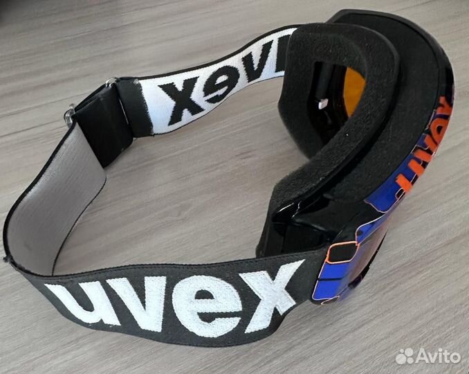 Горнолыжные очки uvex