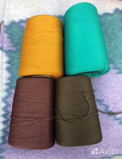 Нитки в бобинах