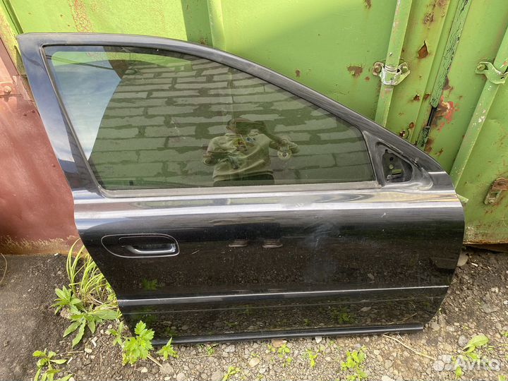 Дверь передняя правая Volvo s60