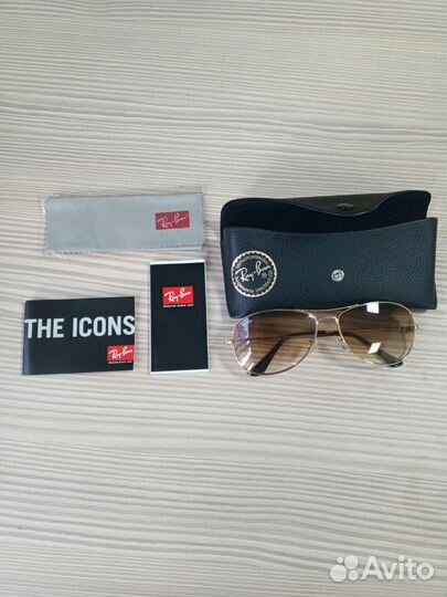 Солнцезащитные очки ray ban