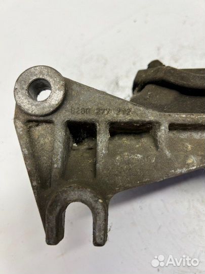 Кронштейн крепления опоры двигателя Renault Logan