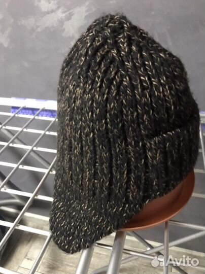 Мужская зимняя шапка вязаная