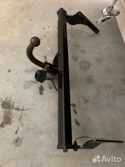 Фаркоп на renault logan