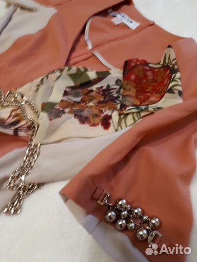 Продаётся костюм Италия