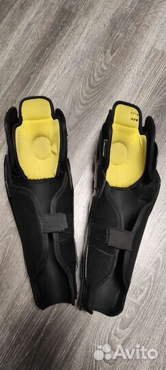 Щитки хоккейные 15 easton