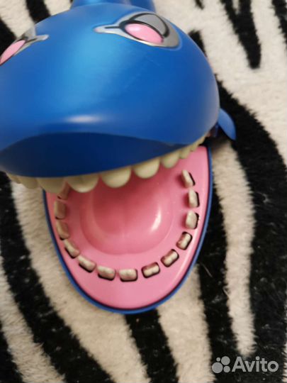 Игрушка акула нажми на зубы