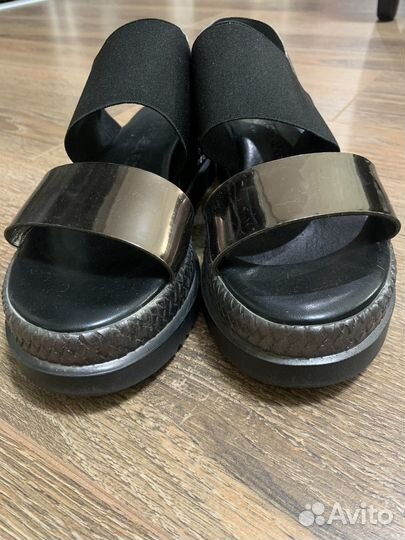 Босоножки женские