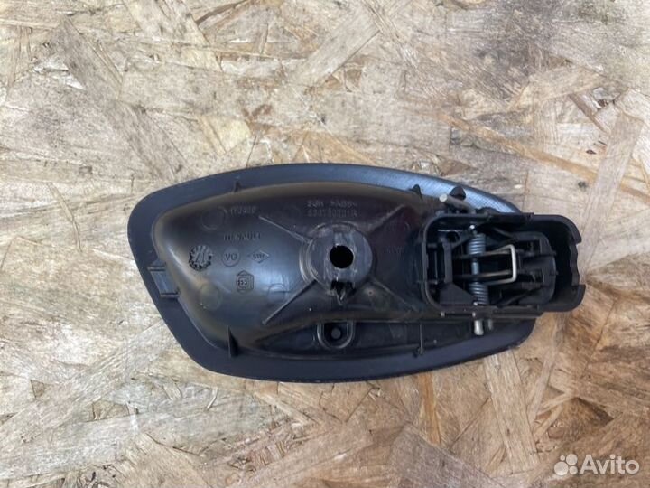 Внутренняя ручка двери левая LADA X-Ray