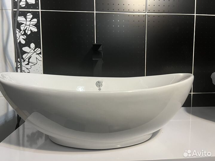 Раковина чаша накладная в ванную комнату