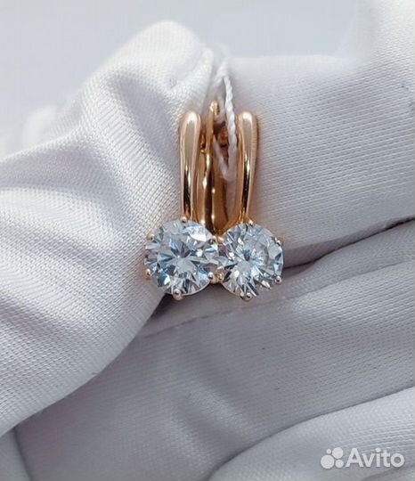 Золотые серьги с камнем