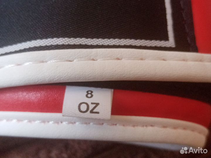 Боксёрские перчатки Lion Ronin, с бинтами(3м)